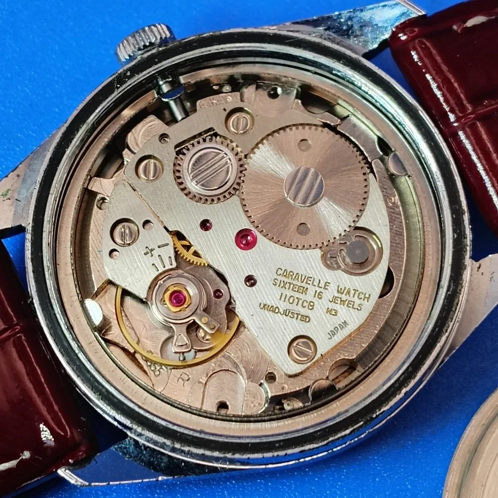 Vintage 1971 Caravelle by Bulova 16 Jewel Manual Wind Japan Movt 37mm Mens Watch